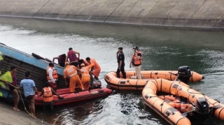 Hindistanda ağır yol qəzasında 47 nəfər həlak olub