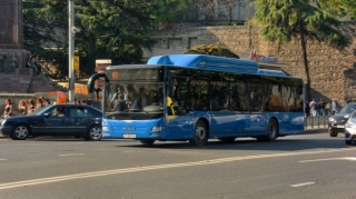 Gürcüstanda ictimai nəqliyyat fəaliyyətini bərpa edir