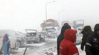 20 avtomobil toqquşdu – 4 nəfər xəsarət aldı 