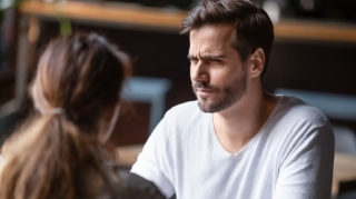 Üz ifadəsindən insanın yalan danışdığını müəyyən etmək mümkündür? - TƏDQİQAT 