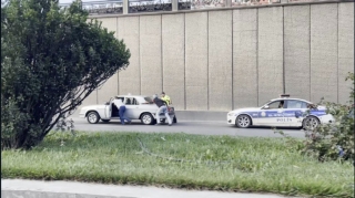 Bakıda yol polisi əməkdaşları təhlükədə qalan sürücüyə kömək etdilər  - VİDEO