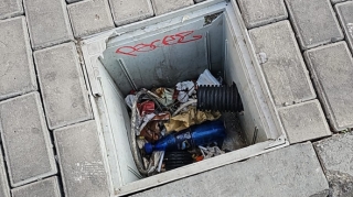 Üstü açıq qalan "lyuk"  vətəndaşlar üçün təhlükə mənbəyidir  - FOTO