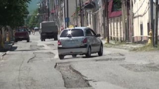 “Maşın buradan iki-üç dəfə keçsə, ustaya getməlidir” - VİDEO 