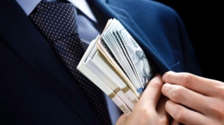 Rüşvət alan sabiq məmura AĞIR CƏZA - FOTO 