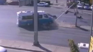 16 nəfərin xəsarət aldığı qəzanın görüntüləri yayılıb - VİDEO 