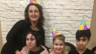 Xarkovda həlak olan azərbaycanlı ailənin nəşi hadisə baş verən ərazidə qalıb - FOTO 