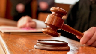 Narkotikə görə tutulmuşdular, hakim bəraət verdi 