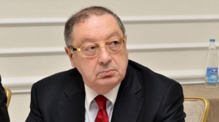 Prezident Cəmil Əliyevi təltif etdi