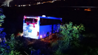 Sərnişin avtobusu qəzaya uğrayıb, ölən və yaralananlar var   - FOTO