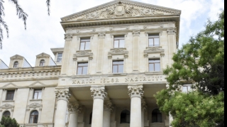 XİN:  "Fransa regiondan nə qədər uzaq olsa, bir o qədər yaxşı olar"