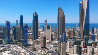 Küveytdə pilotsuz təyyarə yaşayış binasına düşdü - İki nəfər yaralandı 