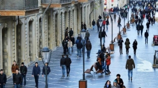 Azərbaycanda əhalinin artım tempi azalır - Çıxış yolları varmı? 