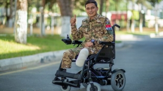 Əlilliyi olan şəxslərə mühərrikli təkərli oturacaq verildi - FOTO 