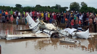 В Эквадоре при падении самолета погибли два человека