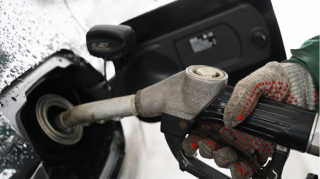 Macarıstanda benzin və dizel yanacağının qiymətlərinə məhdudiyyətlər tətbiq edilir 