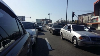 Bakının bəzi yollarında tıxac yaranıb   - FOTO