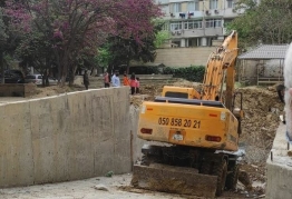 Uşaq bağçasının həyətindəki tikinti ilə bağl şirkət iddialara cavab verdi - FOTO/VİDEO