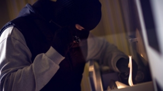 Bakıda mağazadan 94 min manatlıq OĞURLUQ 