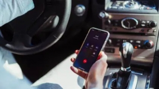 Bu ölkədə polis təcrübəsiz sürücülərə telefona görə cərimə yazmır  