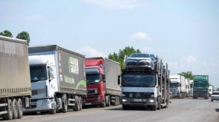 AYNA-dan açıqlama - Gömrük postunda bu qədər yük maşını gözləyir - FOTO 