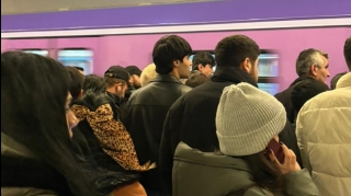 Metroda nə baş verir? - Sərnişinlər qatardan düşürüldü - FOTO 