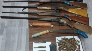 Ağsuda xeyli sayda silah-sursat aşkar edilib, 6 odlu silah isə könüllü təhvil verilib  - FOTO