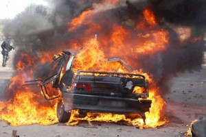 Bakıda "Volkswagen" yanıb