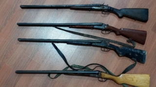 Masallı və Biləsuvarda qanunsuz saxlanılan silahlar polisə təhvil verildi  - FOTO