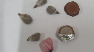 В Азербайджане мужчина пытался передать наркотики отбывающему наказание брату