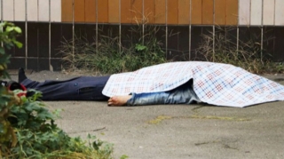 Bakıda təmizlik şirkətinin işçisi 19-cu mərtəbədən düşüb öldü 