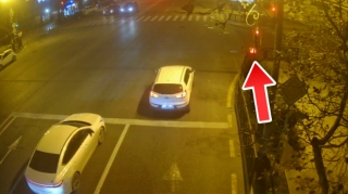 Qırmızı işıqda saniyələrə baxıb qayda pozanlar; bunu bilirdiniz? - AÇIQLAMA - VİDEO 