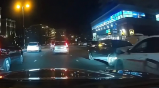 Bakıda sürücülər arasında gərginlik qəza ilə nəticələndi - VİDEO 