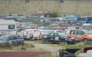 Alman turistlərin qaçqınlara bağışladığı maşınlar belə satılır - Şok VİDEO