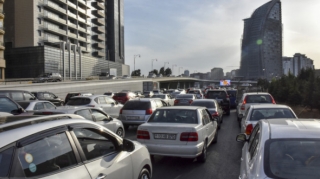 Bakıda sıxlıq olan yollar - SİYAHI 