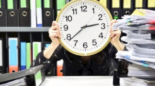 Bu şəxslərin maaşı saathesabı olacaq 