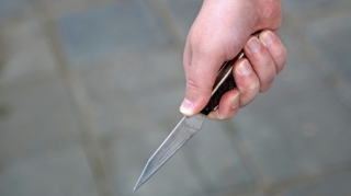 Gənc özünə bıçaqla xəsarətlər yetirib