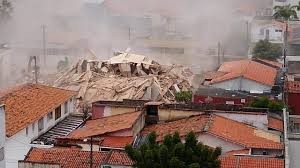 7 mərtəbəli bina çökdü: 1 nəfər öldü, 2 nəfər isə xəsarət aldı - VİDEO