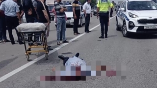 Goranboyda piyadanı maşın  vurub öldürdü, sürücü hadisə yerindən qaçdı  - FOTO