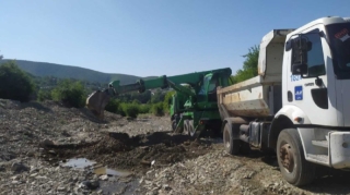 Qeyri-sabit hava şəraiti Şəkidə fəsadlara səbəb oldu  - FOTO