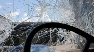 Salyanda “Mercedes” digər minik avtomobili ilə toqquşdu, xəsarət alanlar var 