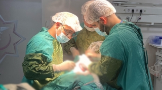 Meyitdən 19 yaşlı gəncə ürək transplantasiya edildi - Azərbaycanda ilk 