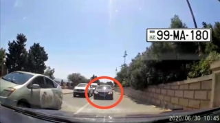 Karantin postuna "protiv" gedən sürücü yolu kəsdi- 99 MA 180- Video 