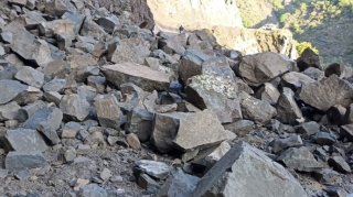  İsmayıllı-Lahıc yolu qaya parçalarından təmizləndi, hərəkət təmin olundu  - FOTO