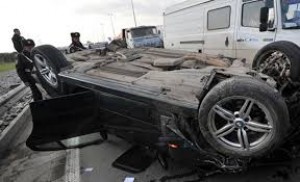 Hacıqabulda “BMW” aşdı: bir ailənin 3 üzvü xəsarət alıb