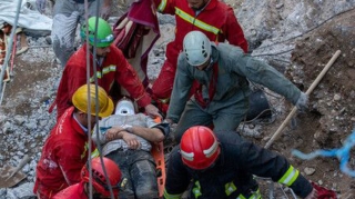 İranda 5 bina uçdu, dağıntılar altında qalanlar var 