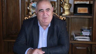 “Liftə minənlərdən birinin 150 kq çəkisi var” - "Şərurlu" İsfəndiyar 