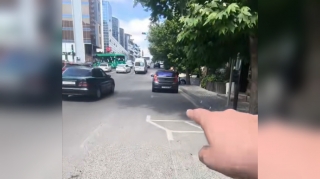 Bu parklanma yerində dayanmayın! - Ağacın arxasında sizi sürpriz gözləyir   - VİDEO