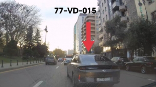 Bu sürücü nə maşına yol verdi, nə də piyadaya - 77-VD-015 - VİDEO