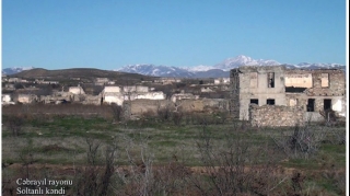 Yeni piyada keçidi ilə bağlı vətəndaşların fikirləri - VİDEO