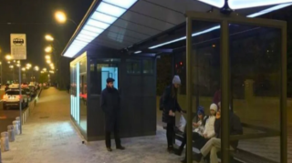 Avtobus dayanacağında cinsi əlaqədə olan qız cəzalandırıldı, oğlan... 